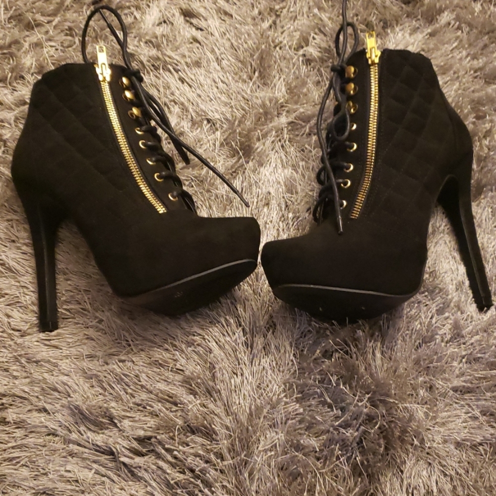 Shoes - Picture 3 of 3